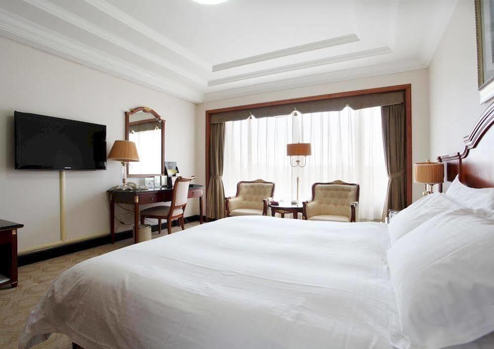 New Grand Dynasty Hotel Chaoyang  Exterior photo